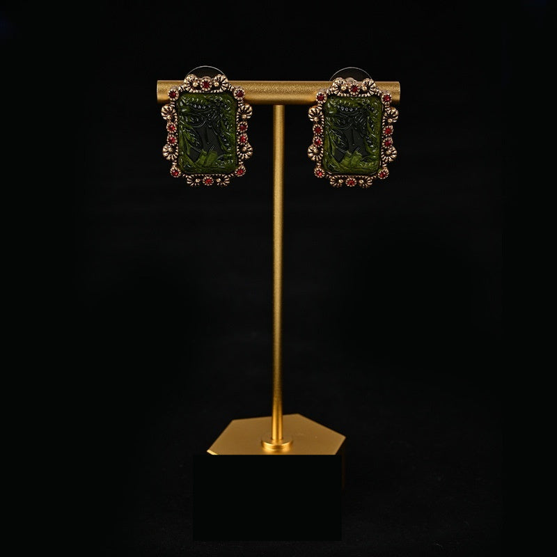 MidRange LightLuxury Jewelry Emerald Glass Earring And Necklace Set